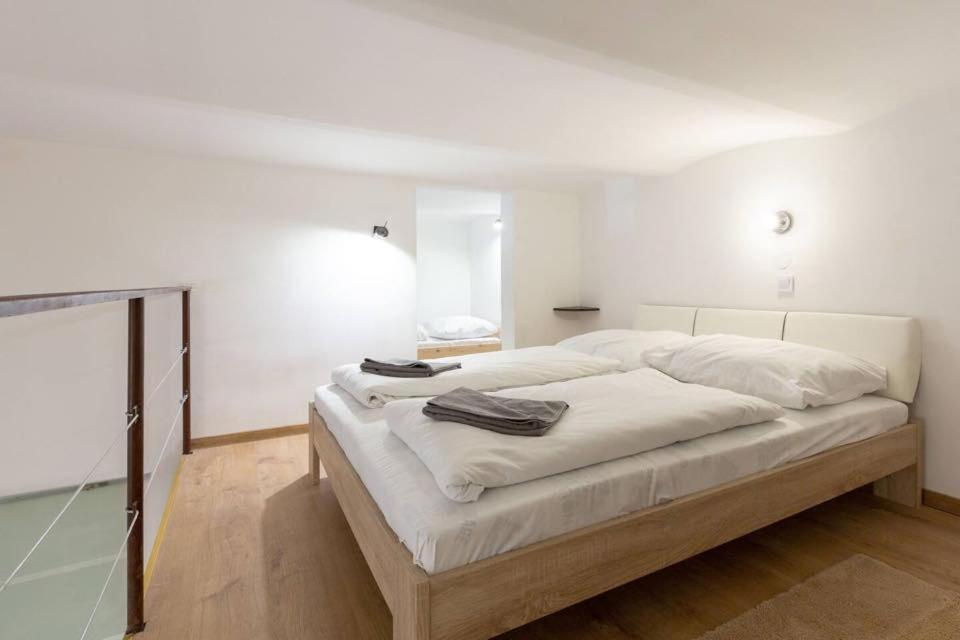 Stylish Loft Flat In The Heart Of Apartament Budapeszt