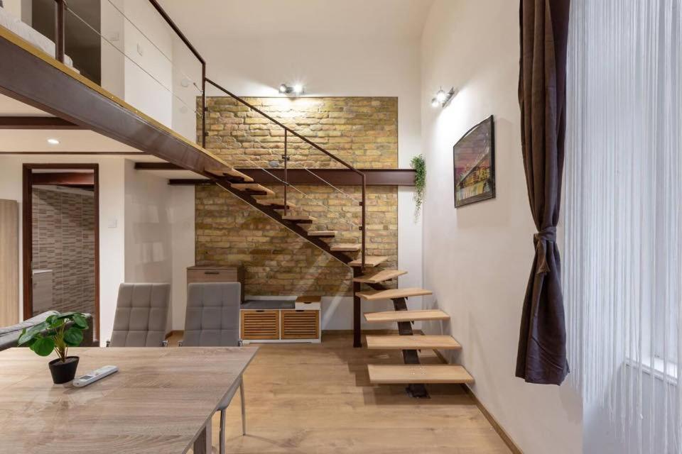 Apartament Stylish Loft Flat In The Heart Of Budapeszt